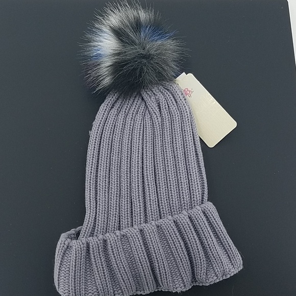 Gianni Bini Other - NWT Giani Bini Girls Knit Beanie with Faux Fur Pom